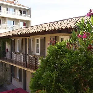 Le Concorde Hotel
