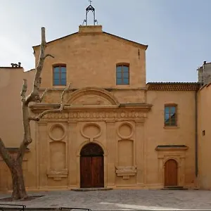 Zola Fenetre Aveugle Apartment